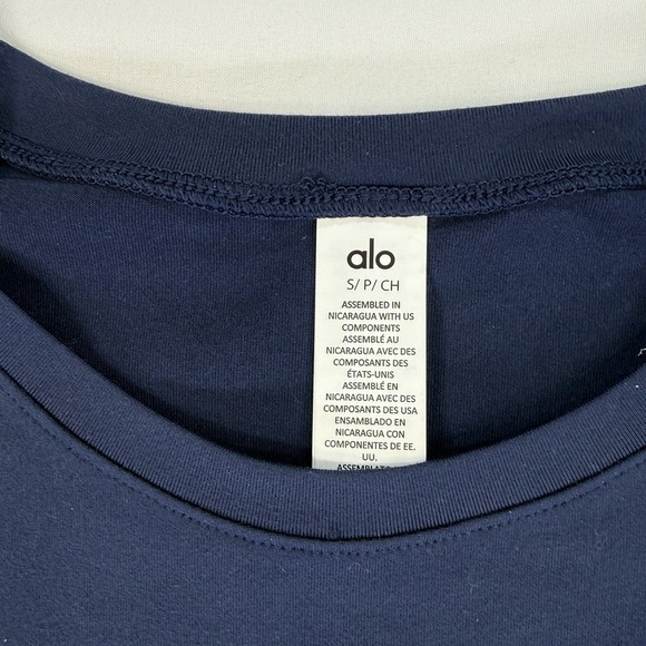 NWT Alo Yoga Alosoft Crop Finesse Short Sleeve Size S Navy Blue NEW - Picture 5 of 11